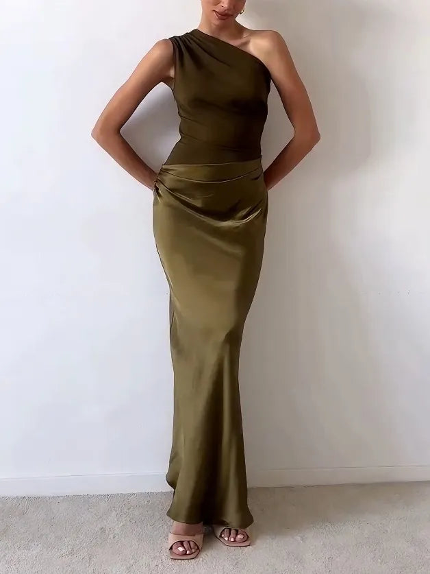 HELENA |  MAXI VESTIDO PLISADO CON ESCOTE ASIMÉTRICO