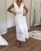NEREA | ELEGANTE VESTIDO DE ENCAJE CON ESCOTE EN V
