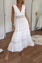NEREA | ELEGANTE VESTIDO DE ENCAJE CON ESCOTE EN V