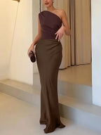 HELENA |  MAXI VESTIDO PLISADO CON ESCOTE ASIMÉTRICO