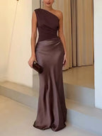 HELENA |  MAXI VESTIDO PLISADO CON ESCOTE ASIMÉTRICO