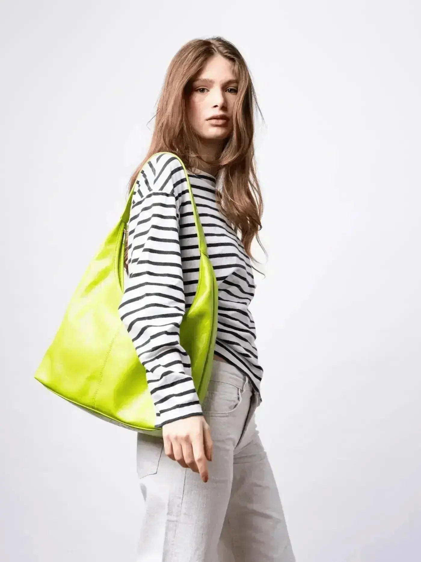 SCARLETT | BOLSO TIPO TOTE DE ESTILO CUERO DESGASTADO