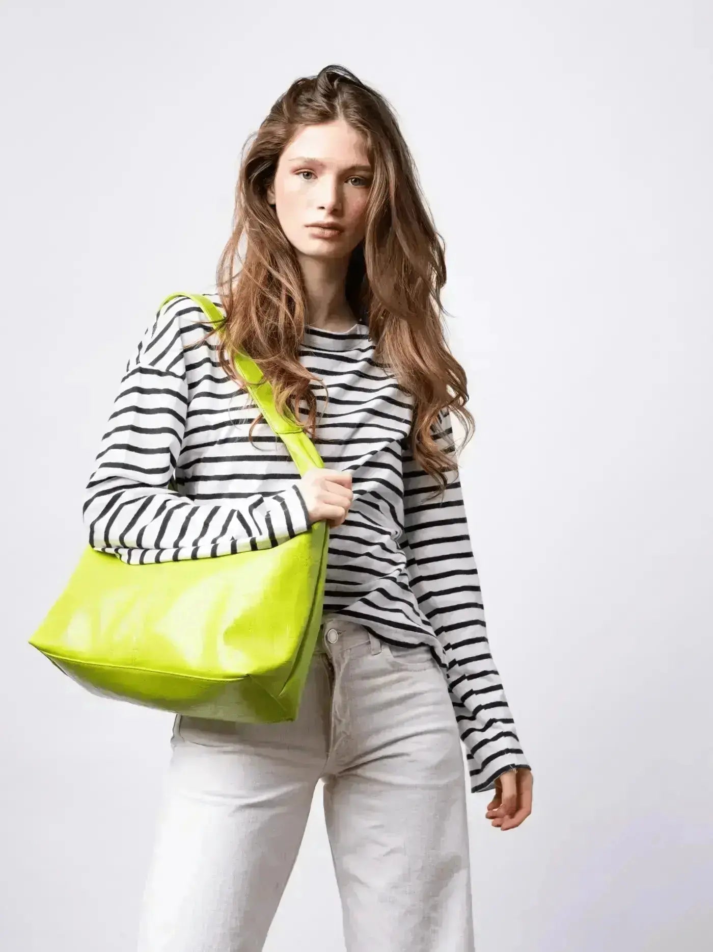 SCARLETT | BOLSO TIPO TOTE DE ESTILO CUERO DESGASTADO