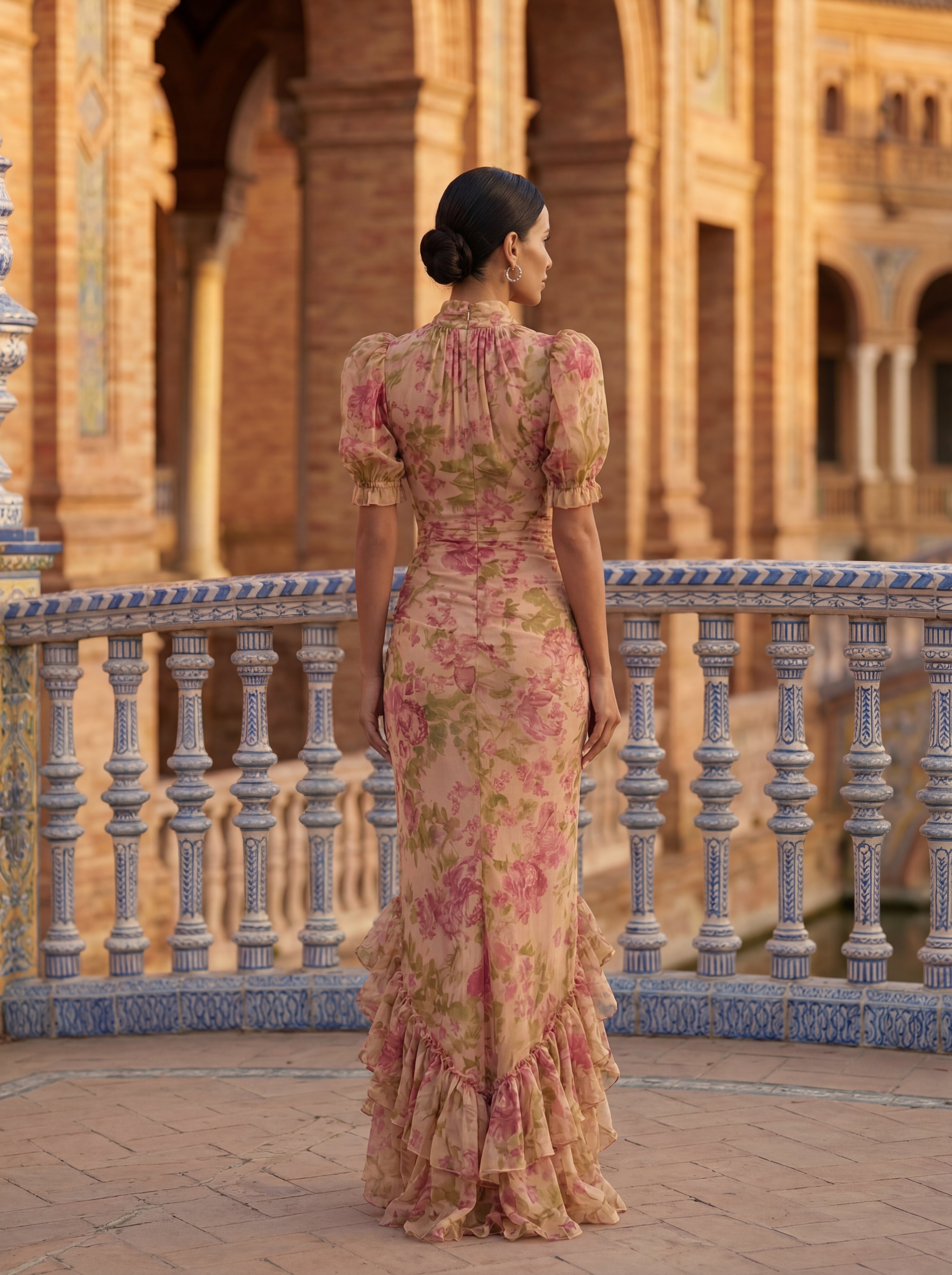 ROSARIO | VESTIDO CUELLO ALTO Y MANGAS ABULLONADAS