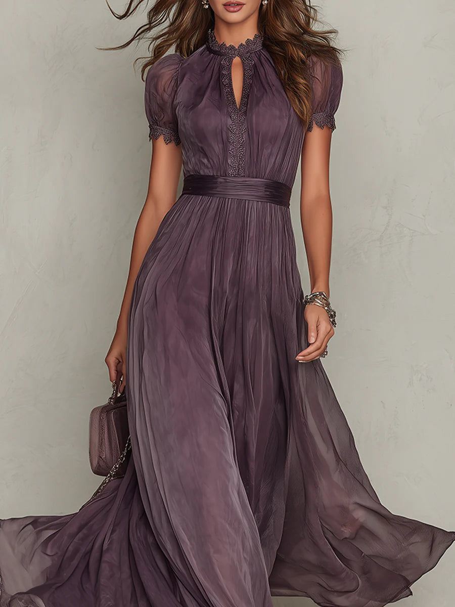 FLAVIA | VESTIDO LARGO MORADO CON ESCOTE EN FORMA DE OJO DE CERRADURA Y RIBETE DE ENCAJE DE GASA