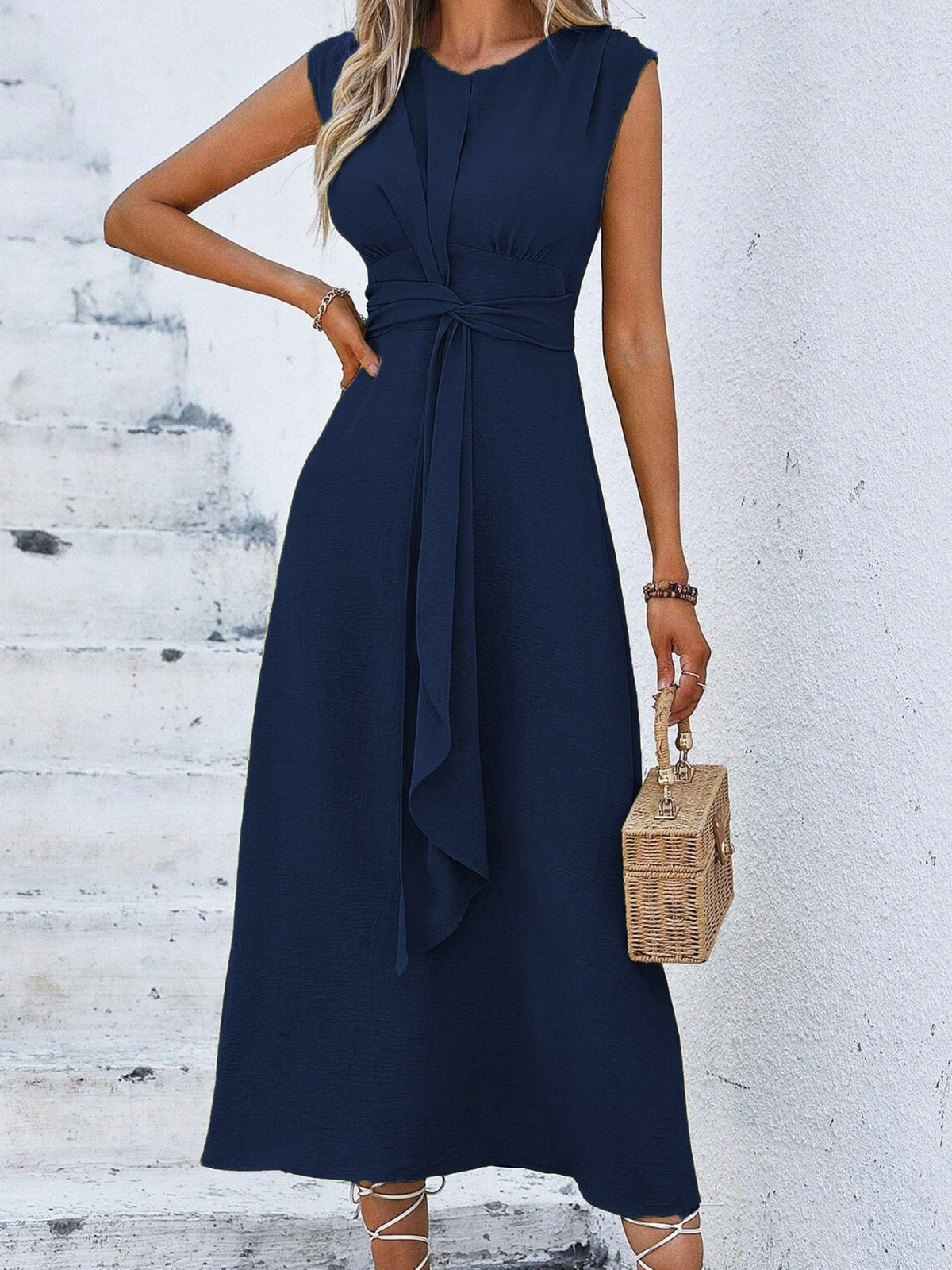 EVA | VESTIDO ELEGANTE CON CINTURÓN AJUSTABLE